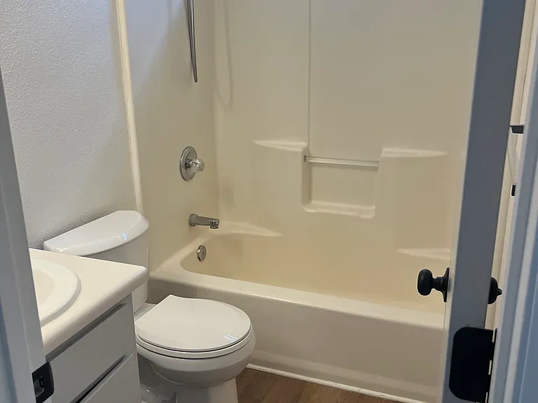 600 E Zuni Dr #1 — Photo 6