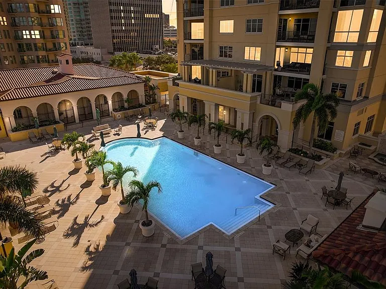 300 Beach Dr NE #305 — Photo 41