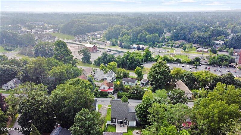 2nd image of 233 Maple Avenue