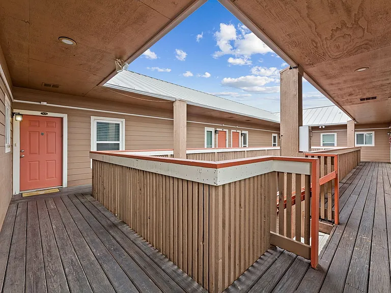 Stone Hill Apartments — Photo 46