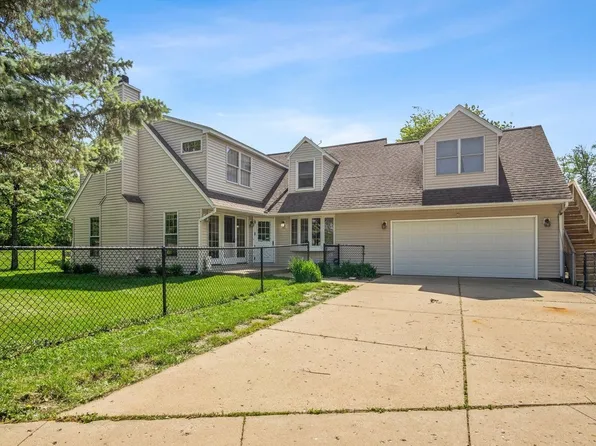 313 West St #101, Geneva, IL 60134