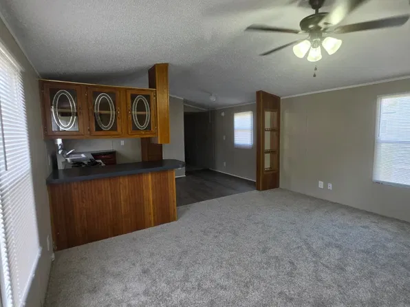 1707 E Blanchard Ave #75, Hutchinson, KS 67501