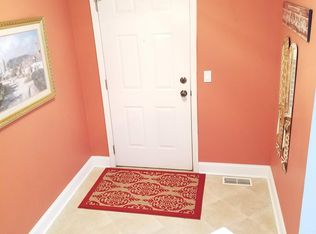 84 Woodstone Dr, Buffalo Grove, IL 60089