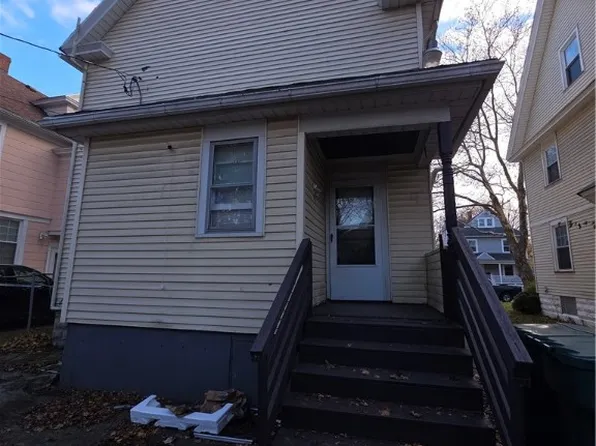 54 Rosewood Ter, Rochester, NY 14609