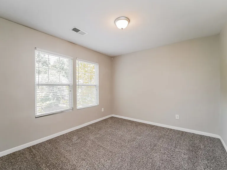 1040 Joselynn Dr — Photo 13