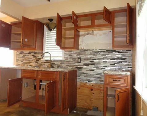 4th image of 5942 Lillian Ave