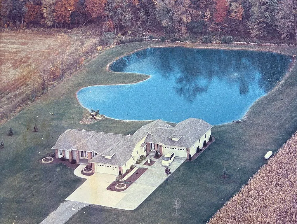 6464 Ferden Rd photo 1