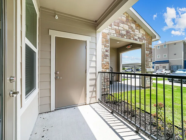 Cross Timbers Apartments — Photo 34