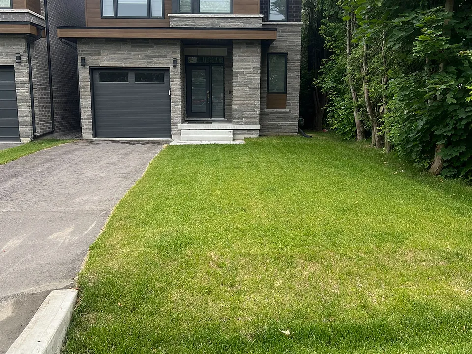 1088 Casson Ave