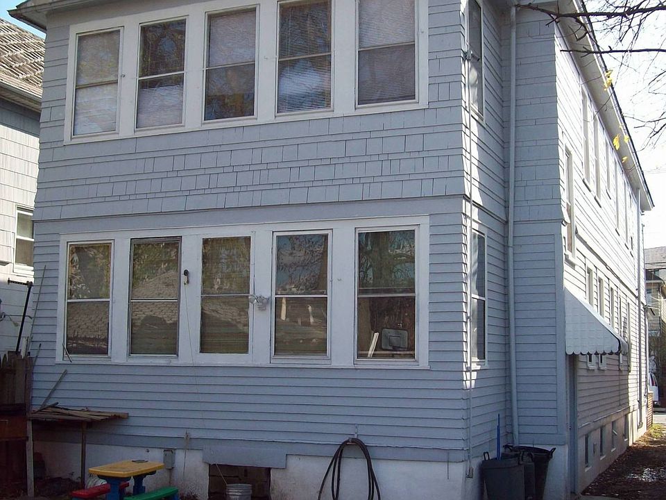 2nd image of 347 Pennington St