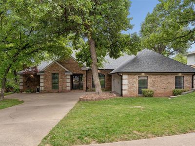 411 Crown Colony Rd, Edmond, OK, 73034