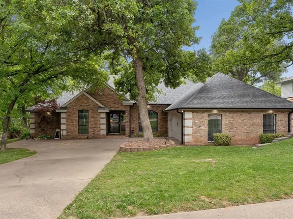 411 Crown Colony Rd, Edmond, OK 73034