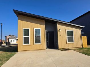 820 States Ave, Centerton, AR 72719