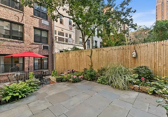 4th image of 336 E 50th St