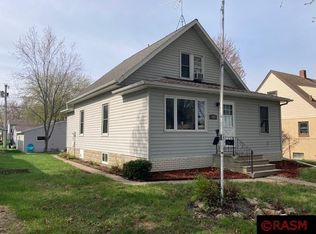 721 Walnut St SW, Sleepy Eye, MN 56085