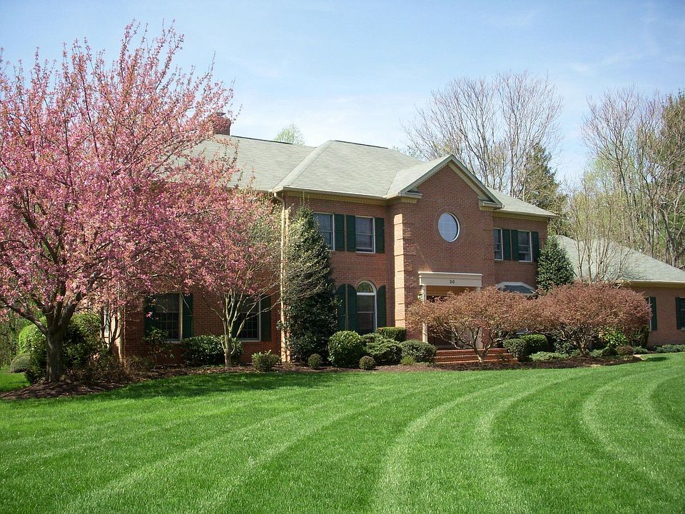 30 Montvieu - front view