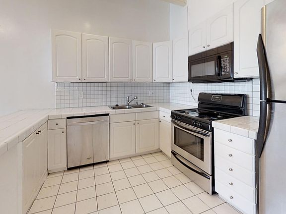 3rd image of 4712 W 173rd St