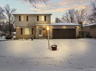 39663 Wales St, Canton, MI 48188