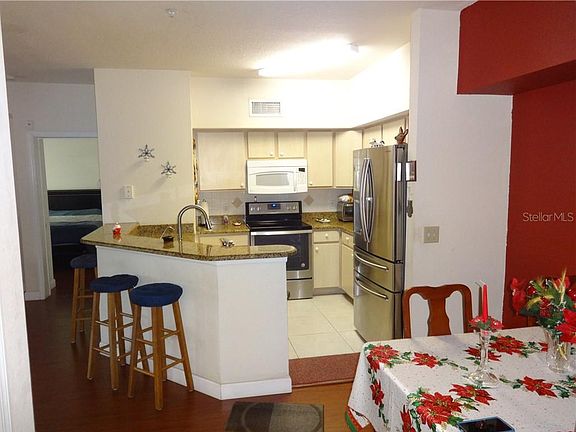 2nd image of 823 Camargo Way Unit 201