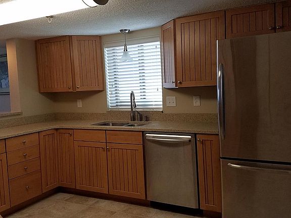 4th image of 554 Coral Ct Unit 712