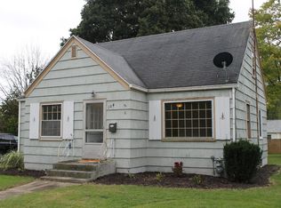 104 Paw Paw St, Three Oaks, MI 49128