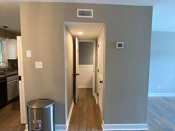 4th image of 224 Emerald Park Ct