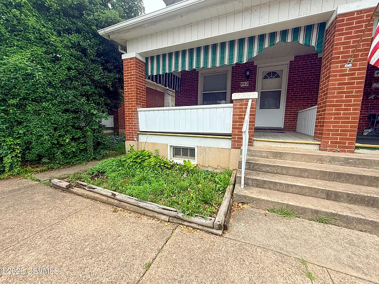 402 N Orange St — Photo 1
