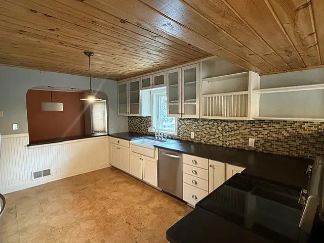 1226 W Prospect Rd — Photo 8
