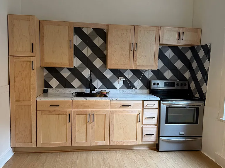 2429 Griffiths Ave — Photo 1