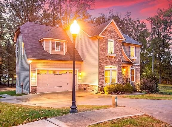 3rd image of 2654 Holly Oak Ln