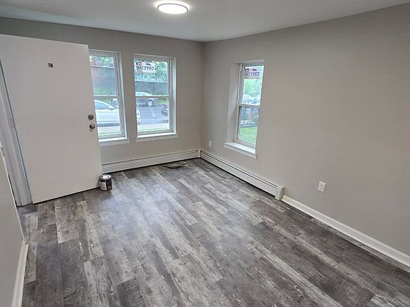 4th image of 228-230 Maple Ave #2N
