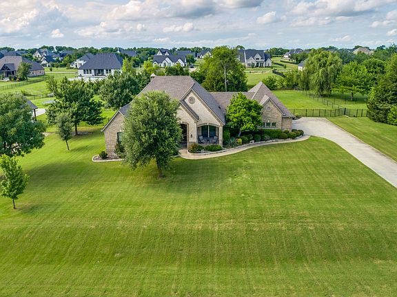 2nd image of 2860 Forest Dr