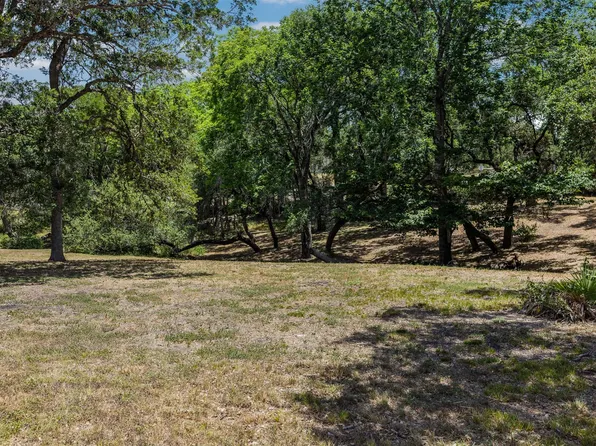 110 Kathleen Ave, La Grange, TX 78945