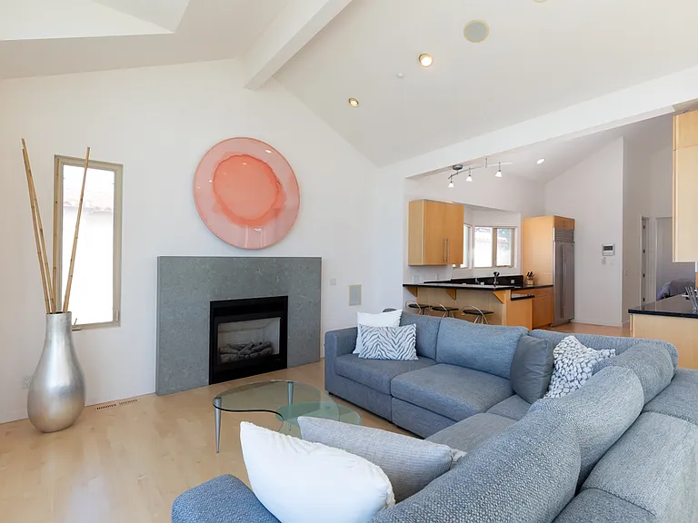 W Cliff Dr — Photo 8