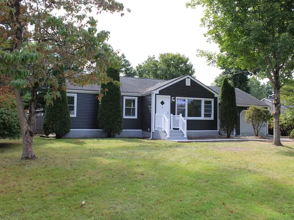 158 Woodcrest Rd, Springfield, MA 01129