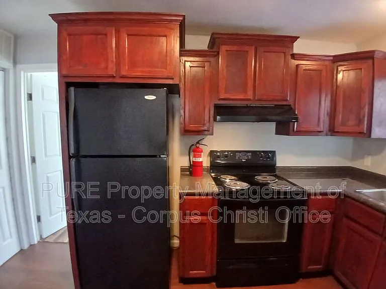 901 Furman Ave #D — Photo 8
