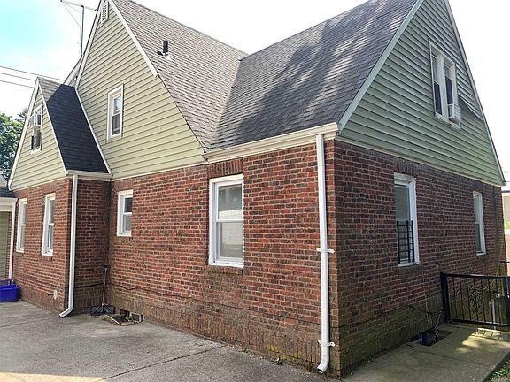 4th image of 85 Wellington St