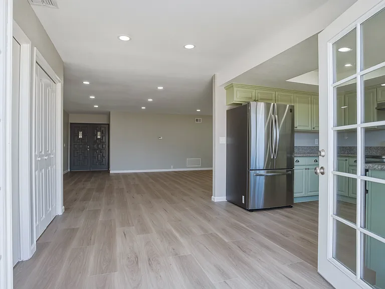 8313 Rumson Dr — Photo 4