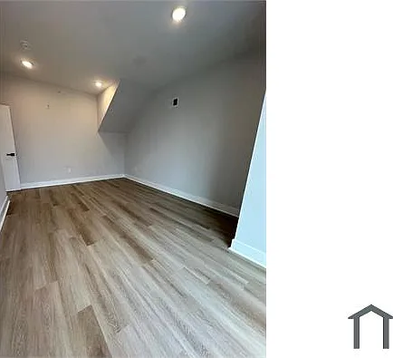 429 E Upsal St #2 — Photo 9