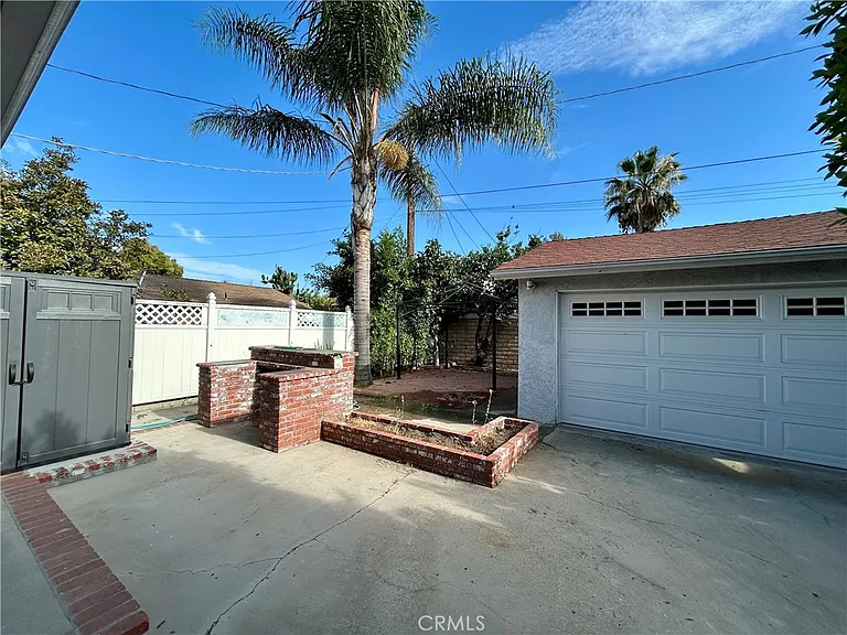 3132 Estado St — Photo 34