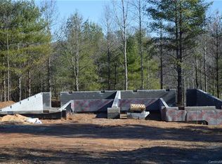 482 Academy Rd #1, Hendersonville, NC 28792