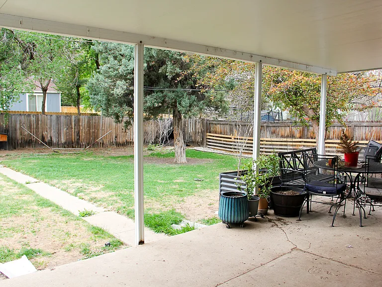 1495 S Grape St — Photo 26