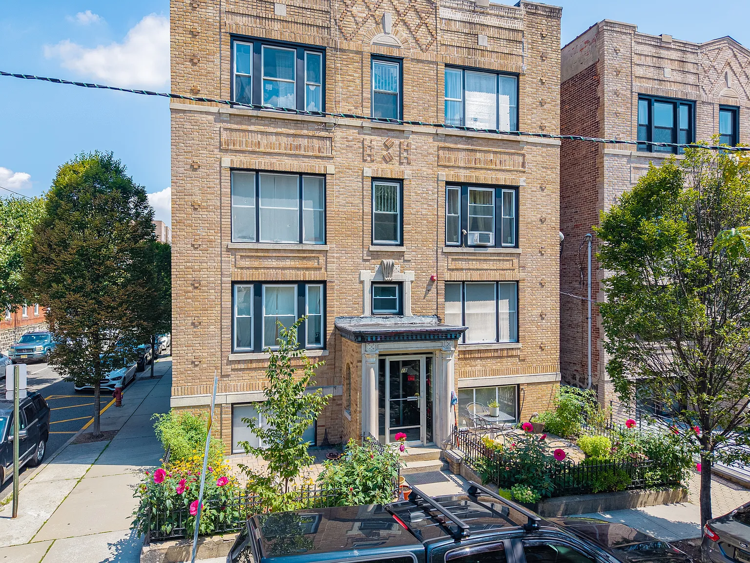 2 bed, 900 sqft, $2,800 — Photo 1