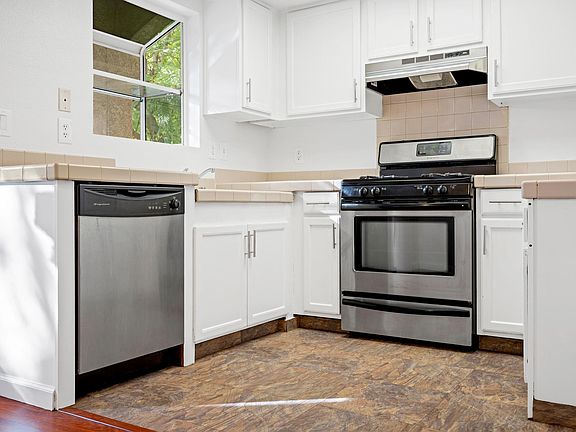 3rd image of 347 W Stocker St Unit 104