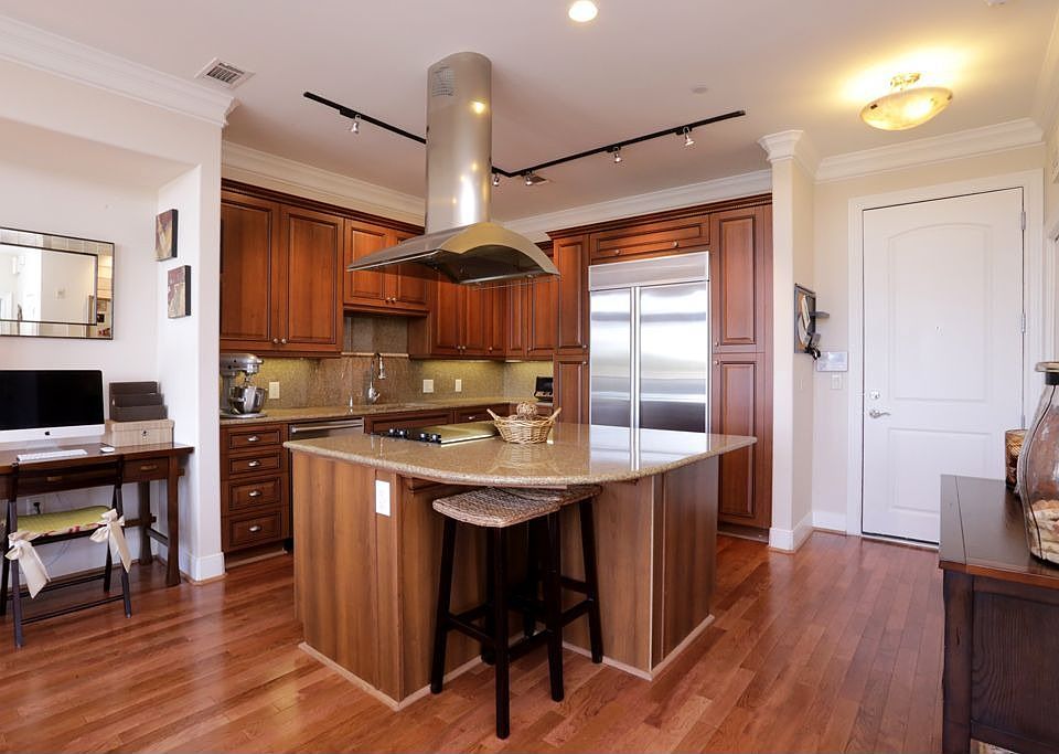 1st image of 1419 Montrose Blvd #306