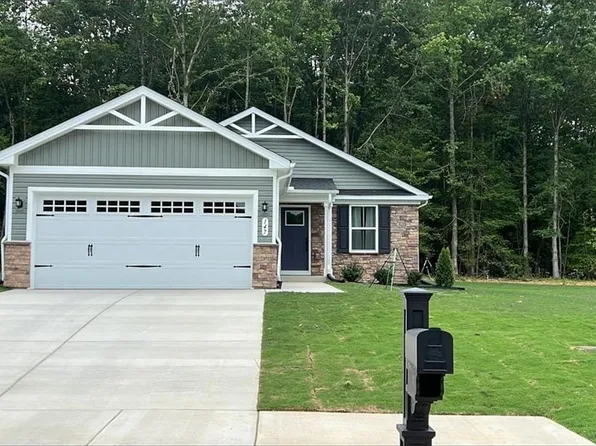 147 Pleasants Ln, Kilmarnock, VA 22482