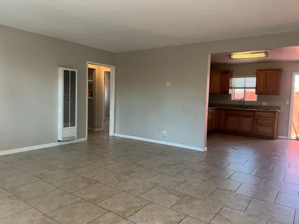 574 10th St, Imperial Beach, CA 91932