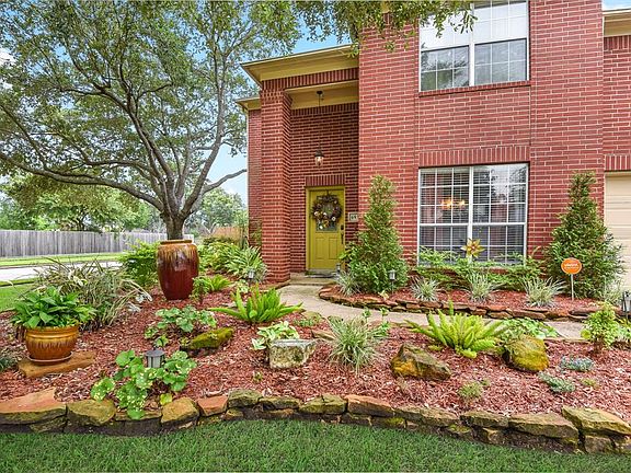 3rd image of 6930 Royal Knoll Ct