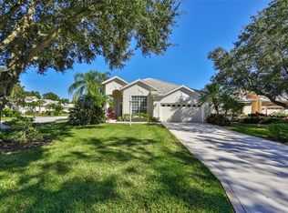 8427 Idlewood Ct, Lakewood Ranch, FL 34202