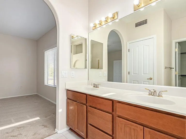 2239 E Edna Ave — Photo 16